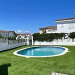 Vakantiehuis La Vinya 16 *